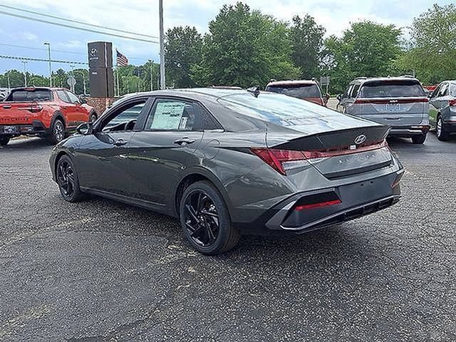 New 2026 Hyundai Elantra SEL Sport Premium FWD image 3