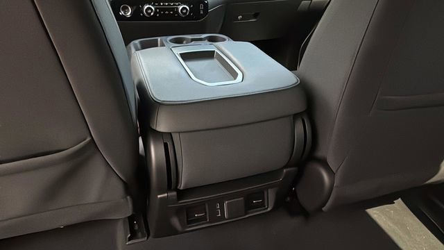 Used 2024 GMC Sierra 1500 Elevation image 17