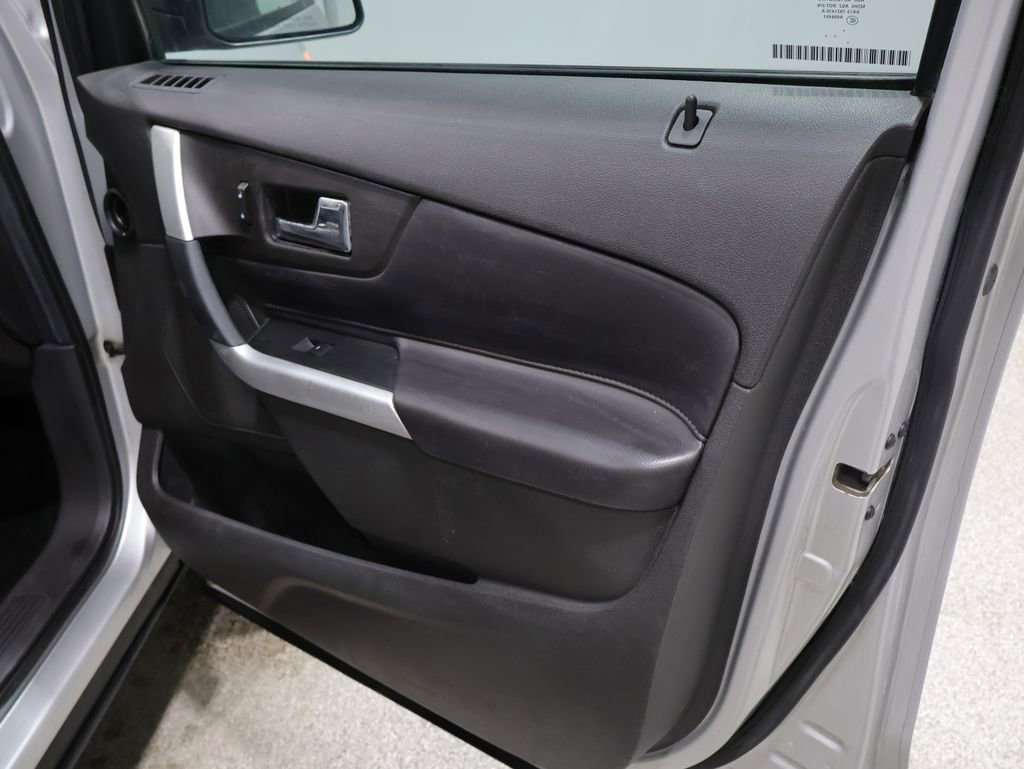 Used 2013 Ford Edge SEL image 24
