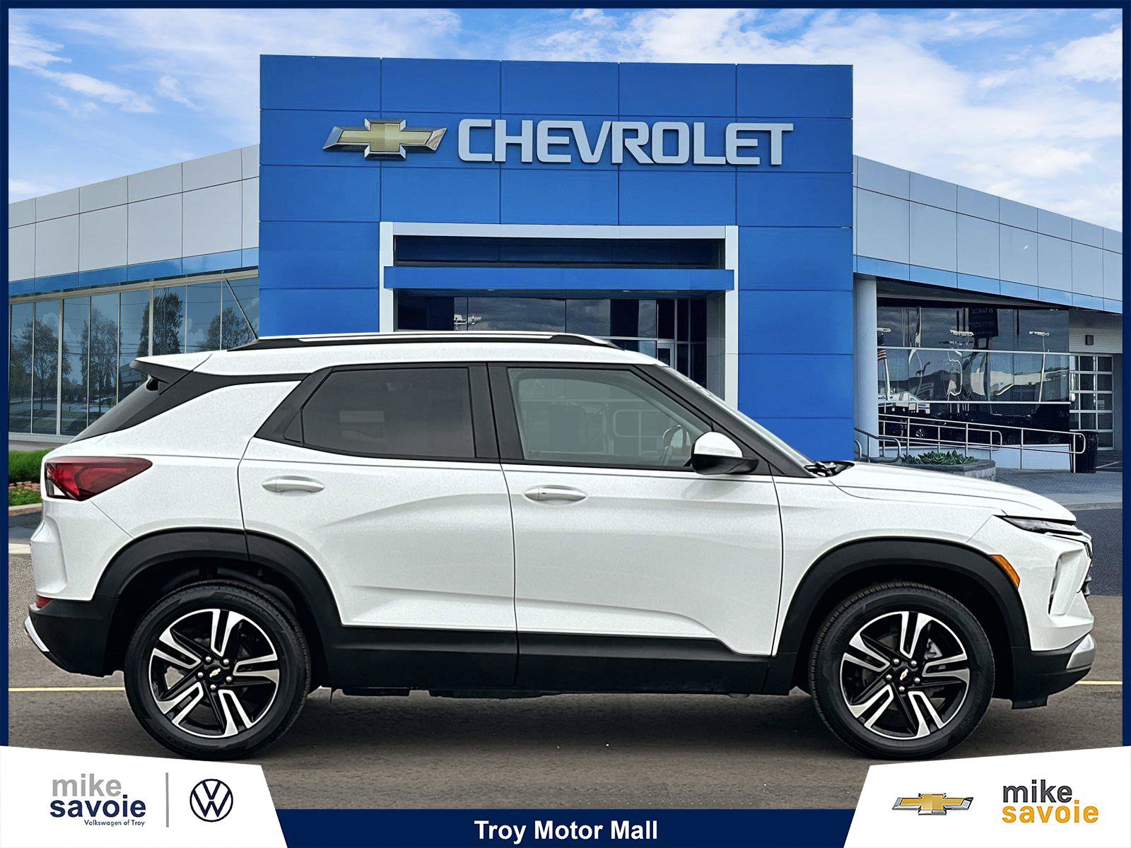 Certified 2024 Chevrolet TrailBlazer LT w/ LT Cold Weather Package FWD image 2
