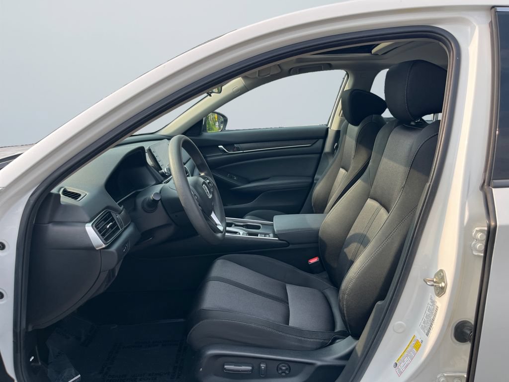 Used 2019 Honda Accord EX image 9