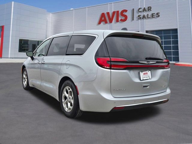 Used 2024 Chrysler Pacifica Limited FWD image 10