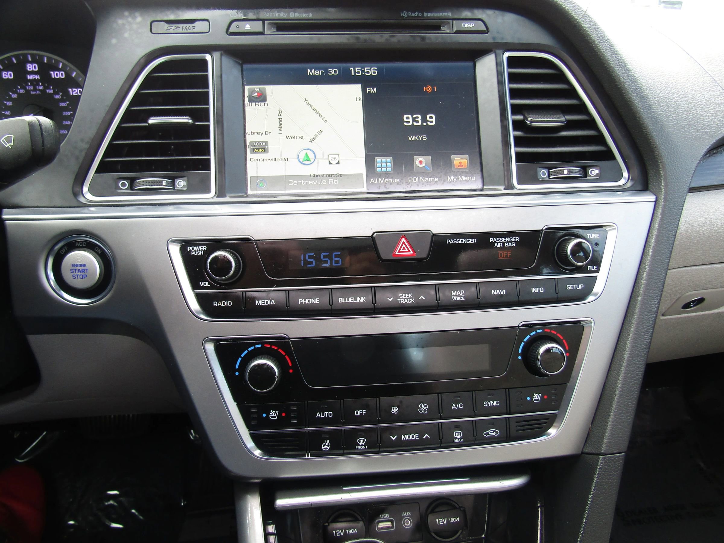 Used 2015 Hyundai Sonata Limited w/ Option Group 06 FWD image 25