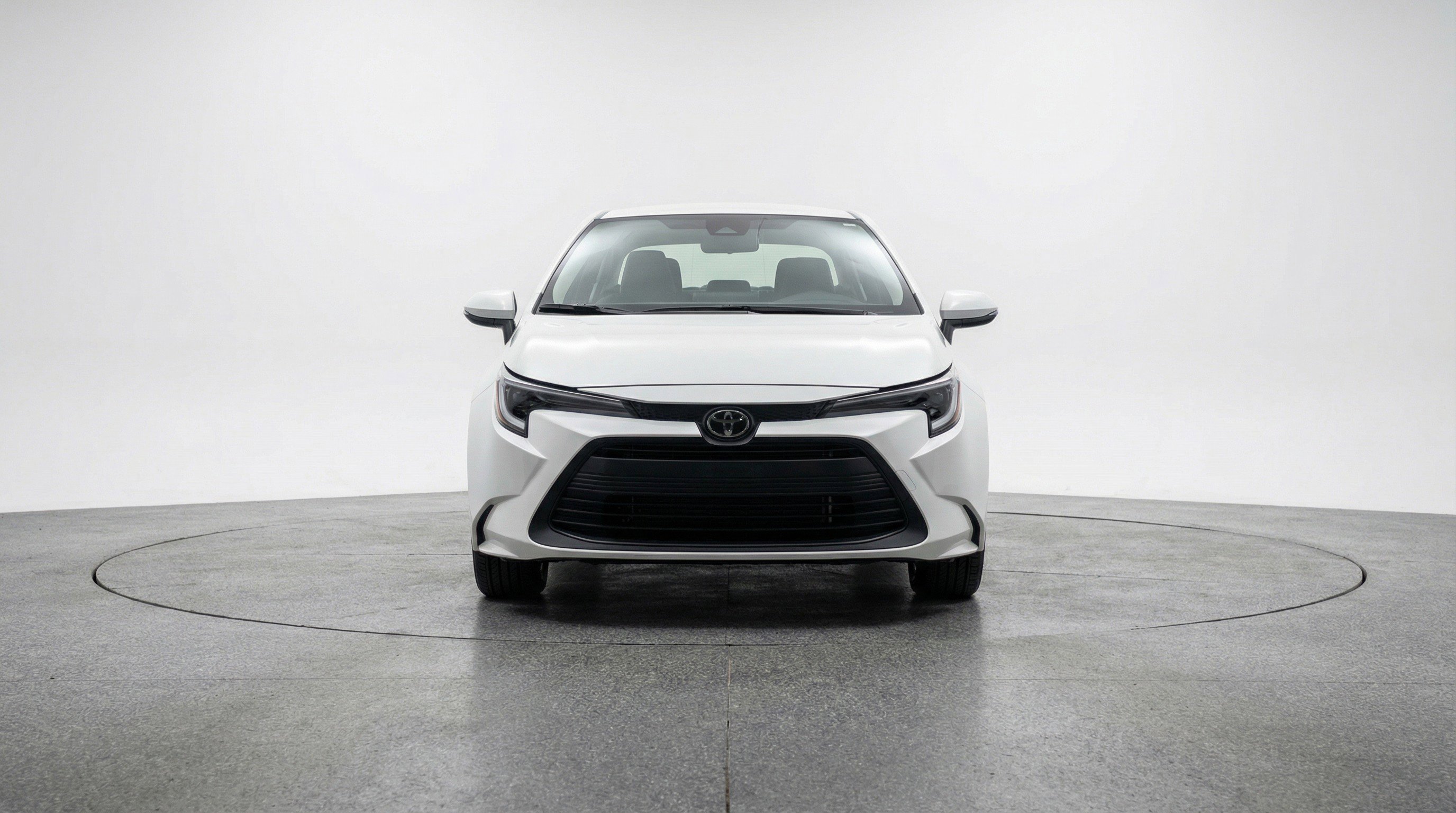 Used 2025 Toyota Corolla LE image 2