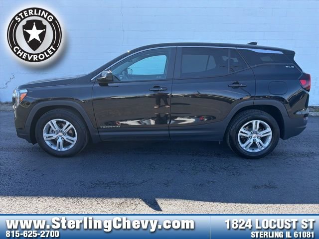 Used 2024 GMC Terrain SLE image 2