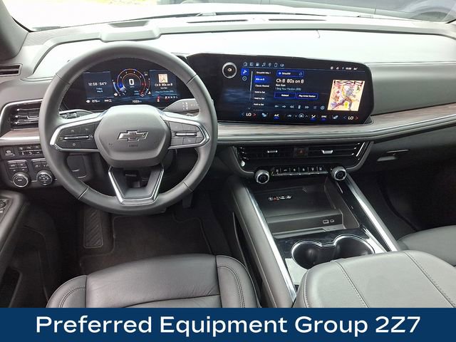 Used 2025 Chevrolet Suburban Z71 AWD/4WD image 3