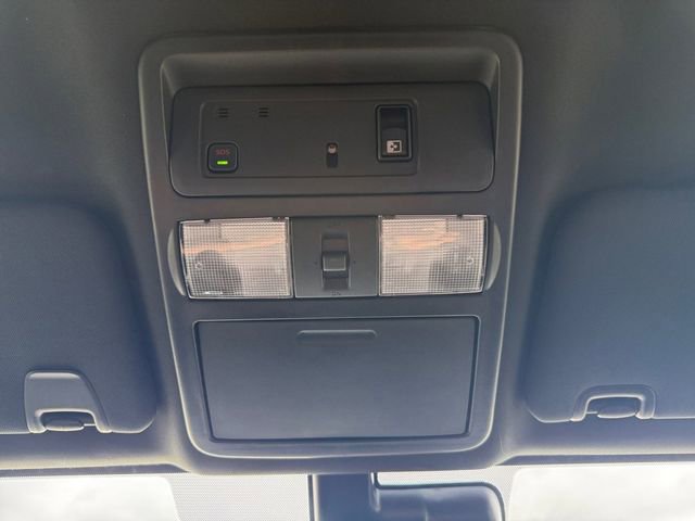 Used 2024 Nissan Titan SV w/ SV Convenience Package image 7