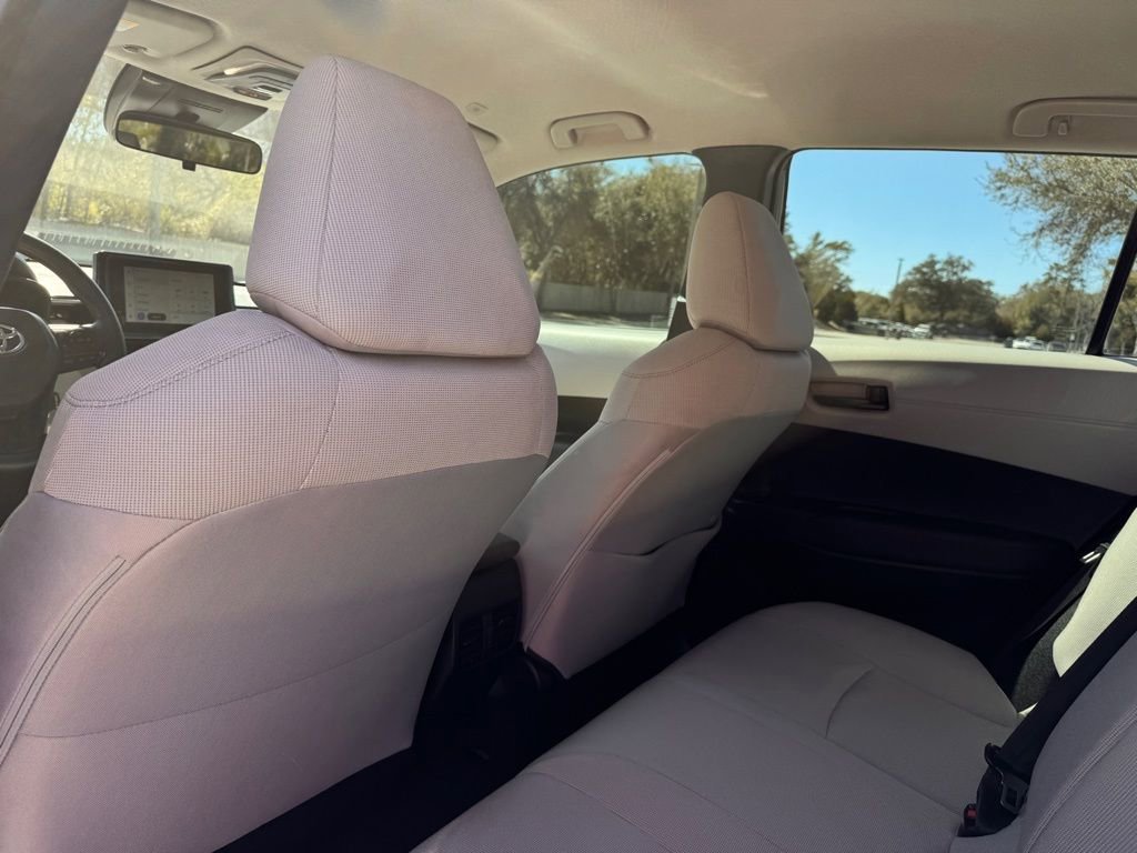 Used 2024 Toyota Corolla Cross L image 16