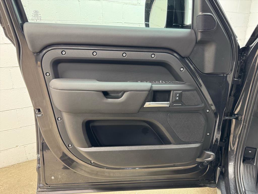 Used 2026 Land Rover Defender 110 S image 25