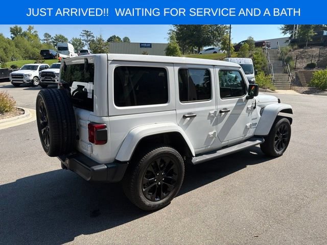 Used 2022 Jeep Wrangler Unlimited Sahara w/ Cold Weather Group AWD/4WD image 7