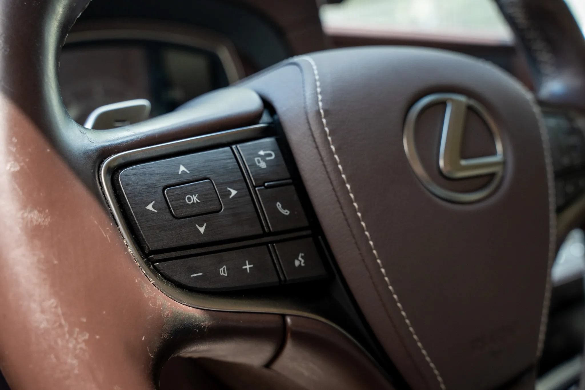 Used 2018 Lexus LS 500 w/ Interior Upgrade Package RWD image 26
