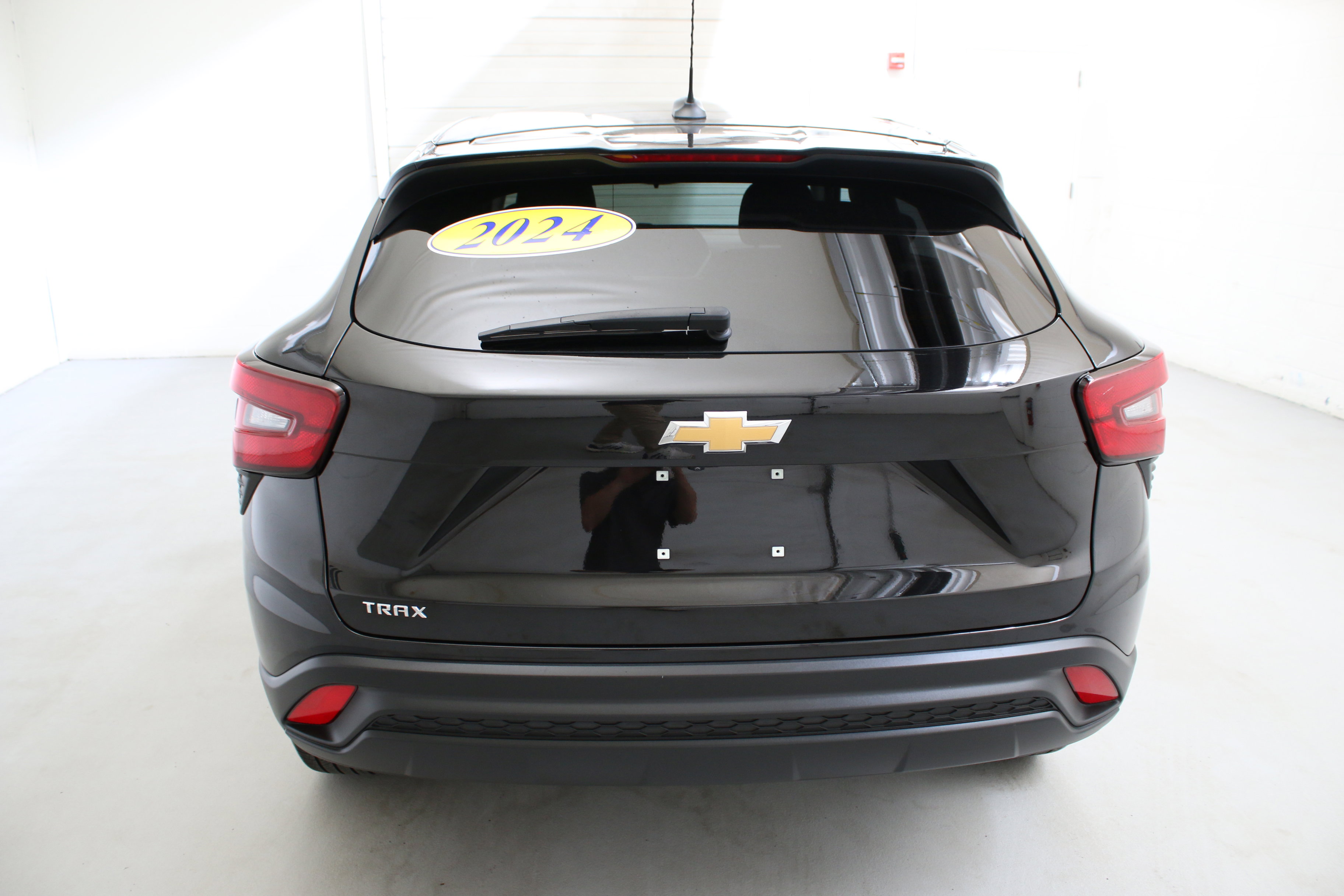 Used 2024 Chevrolet Trax LS FWD image 8