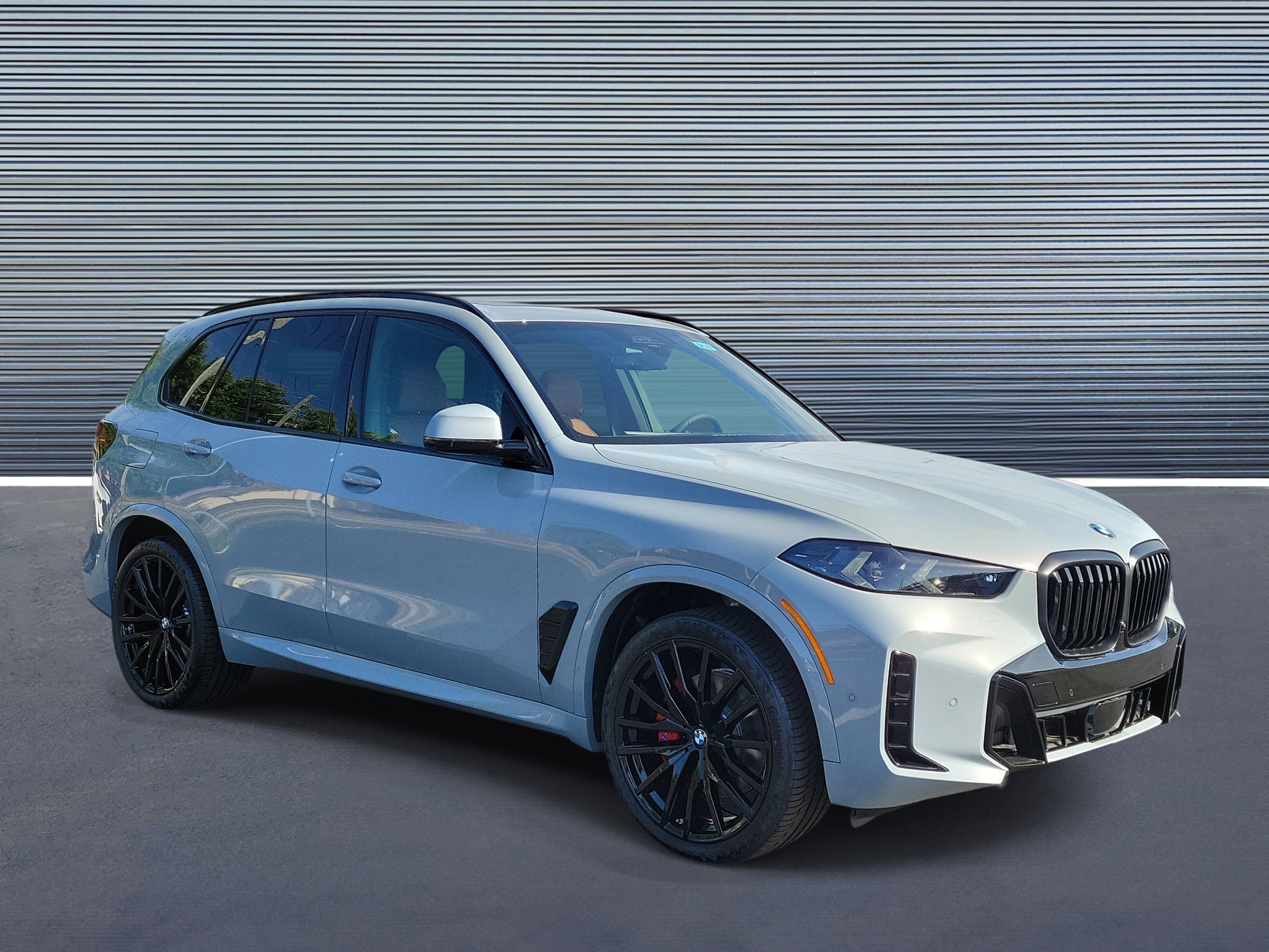 New 2026 BMW X5 sDrive40i w/ M Sport Package video 2