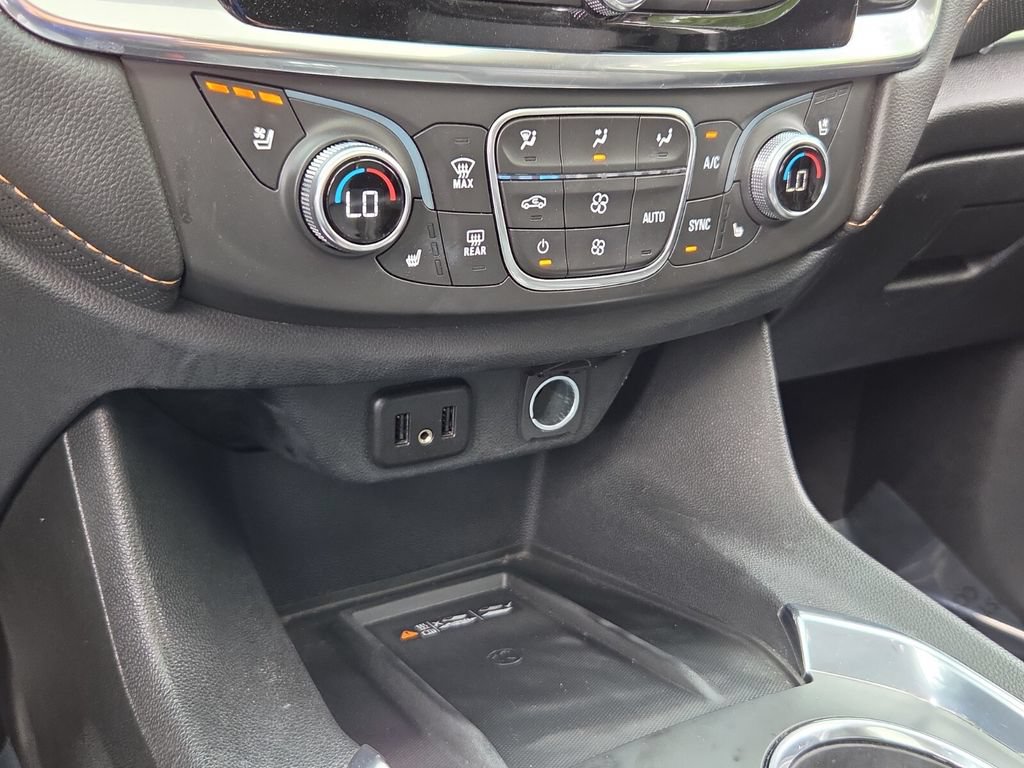 Used 2019 Chevrolet Traverse Premier w/ Driver Confidence II Package FWD image 24