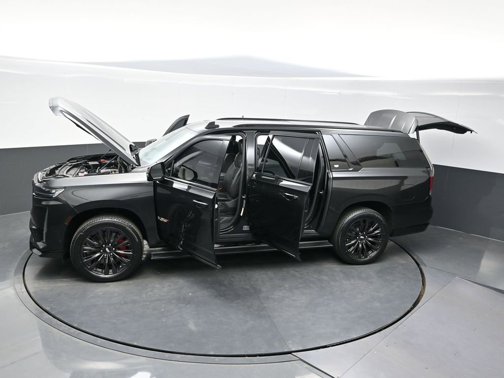 Certified 2024 Cadillac Escalade ESV V w/ LPO, ONYX Package image 38