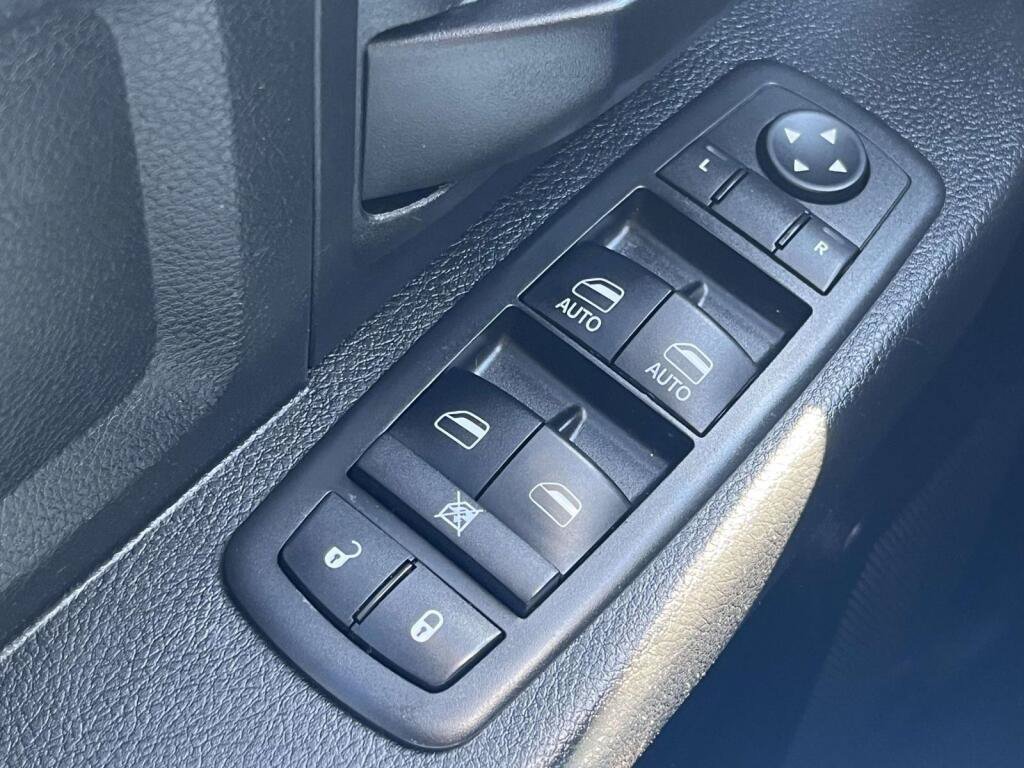 Used 2019 RAM 1500 Tradesman w/ Chrome Appearance Group RWD image 27
