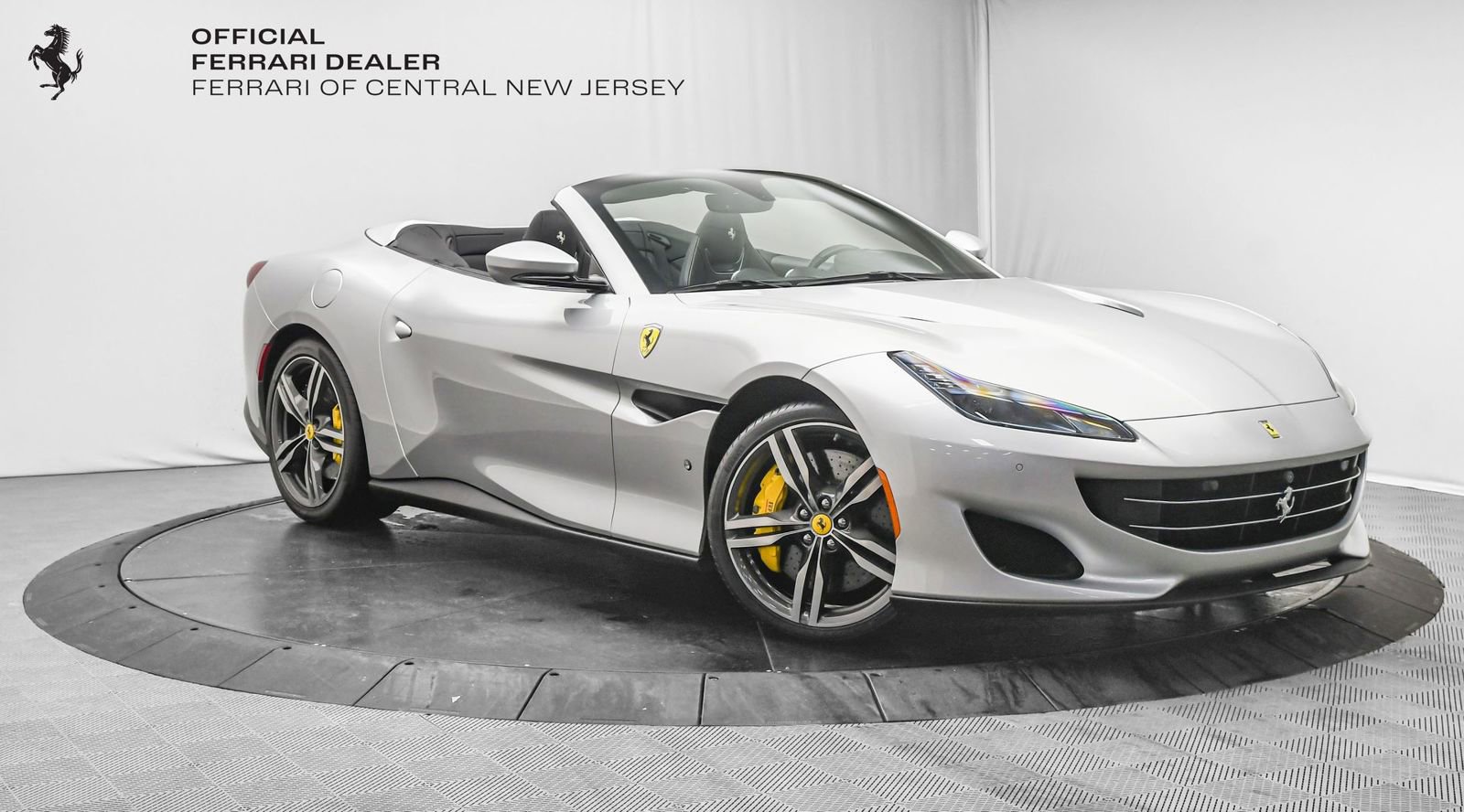 Used 2019 Ferrari Portofino image 1