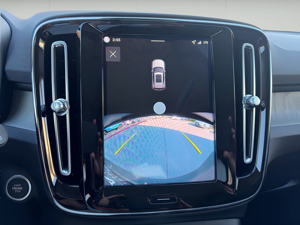 New 2026 Volvo XC40 B4 Core w/ Protection Package FWD image 10