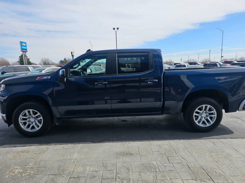 Used 2022 Chevrolet Silverado 1500 LT AWD/4WD image 6