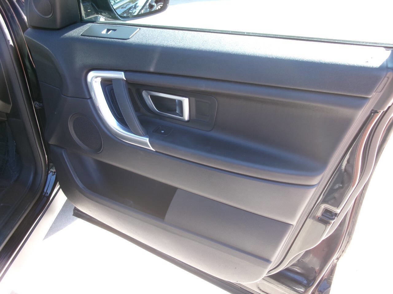 Used 2019 Land Rover Discovery Sport SE AWD/4WD image 9