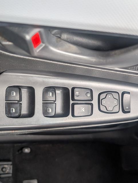 Used 2019 Hyundai Kona SE FWD image 33