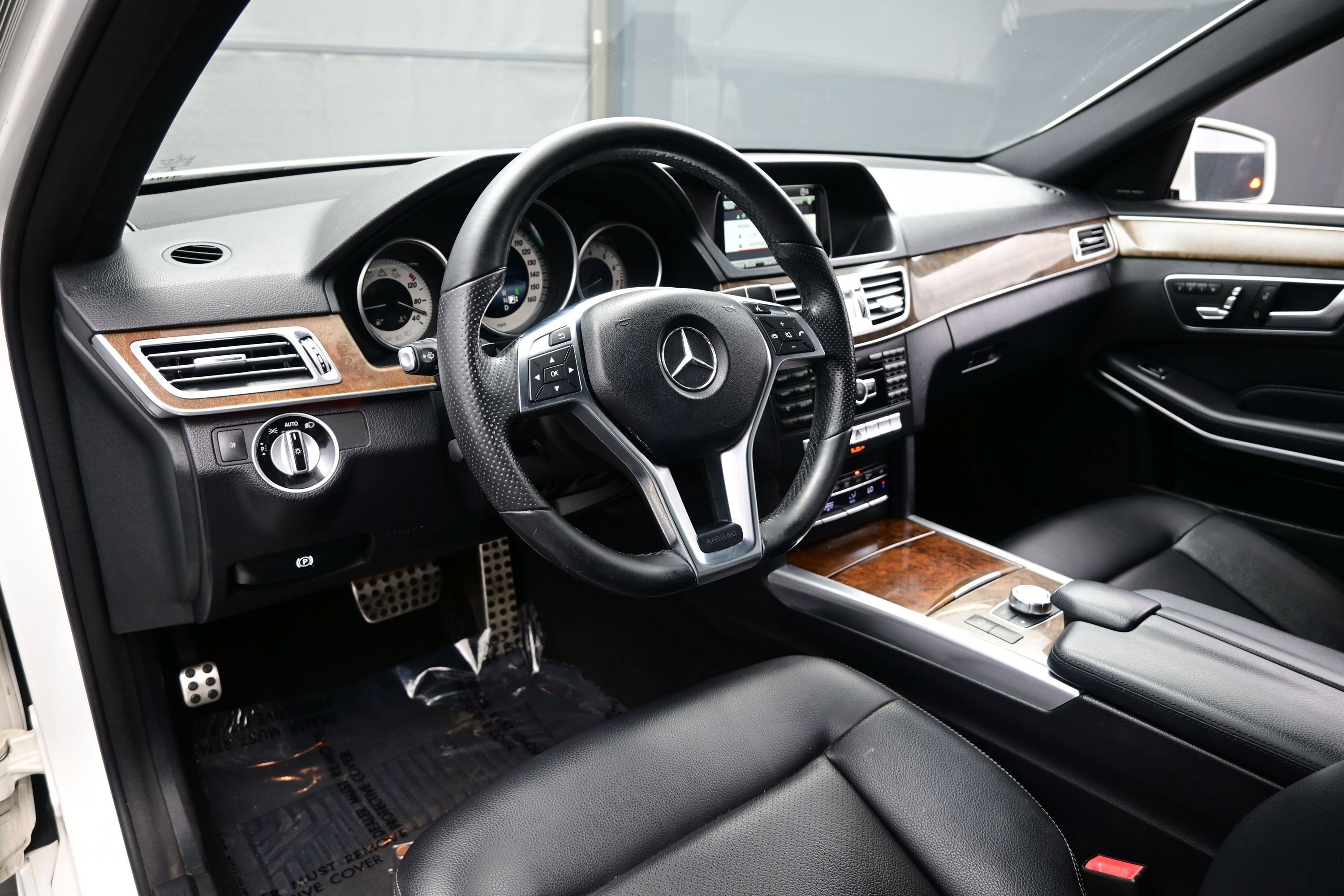 Used 2015 Mercedes-Benz E 350 4MATIC Sedan image 11