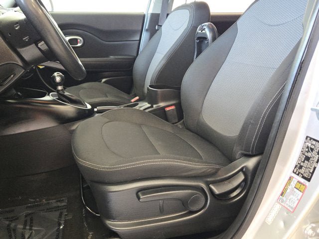 Used 2018 Kia Soul + FWD image 19