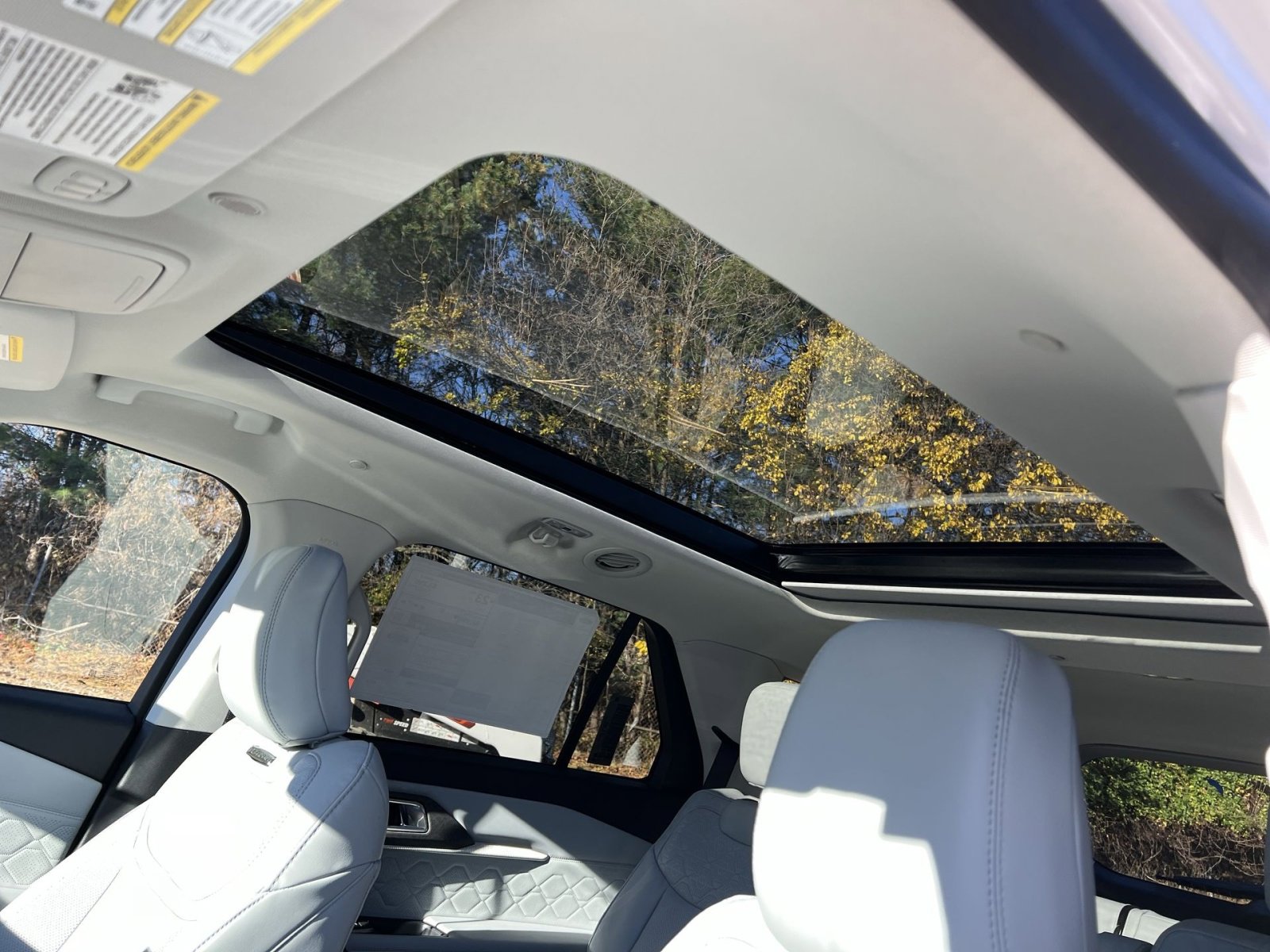 New 2026 Ford Explorer Platinum w/ LUX Leather Package image 24