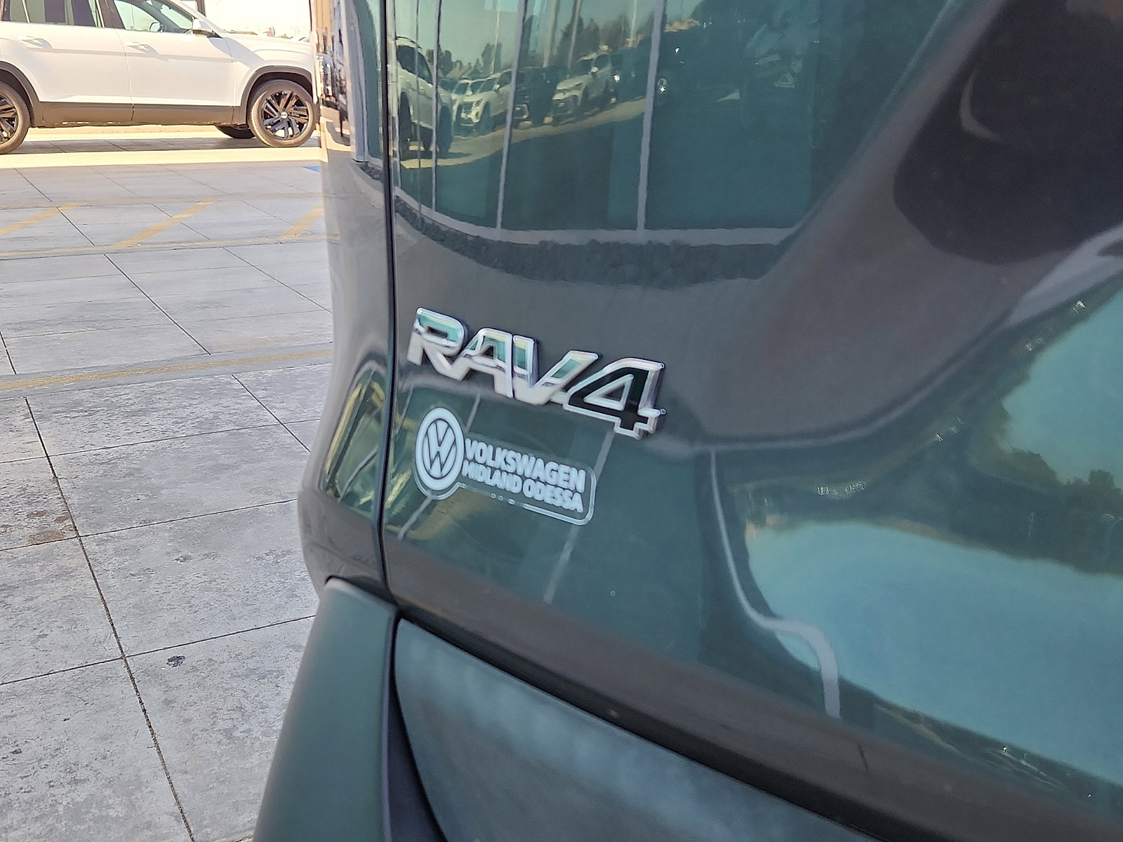 Used 2019 Toyota RAV4 Limited image 10