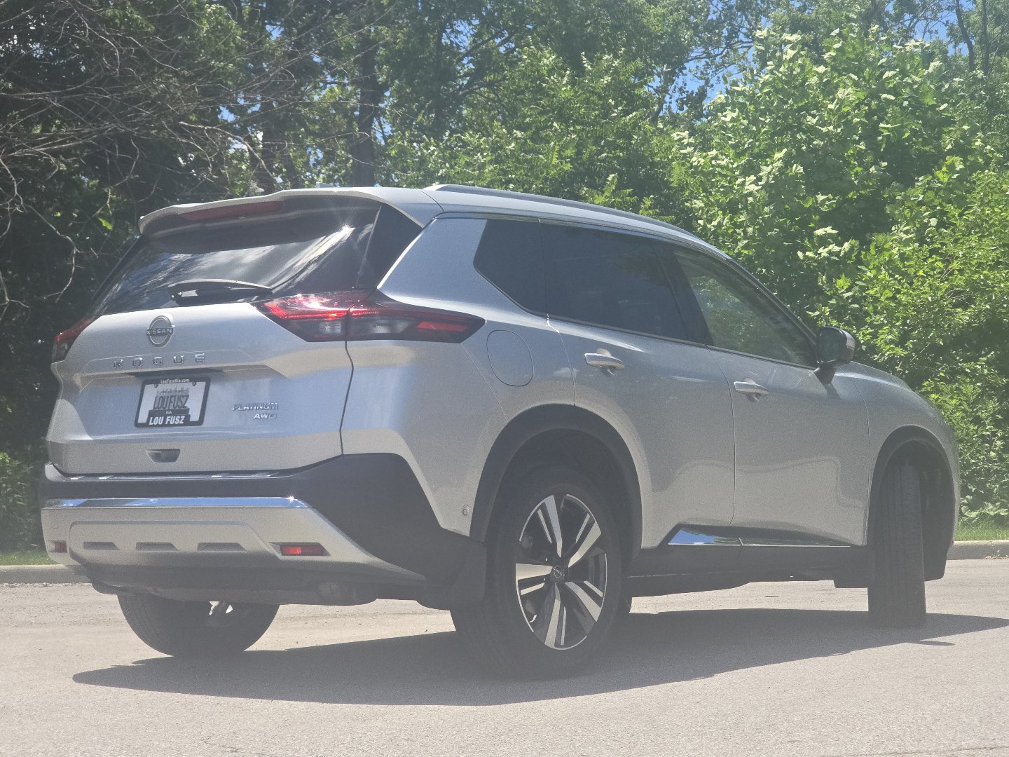 Used 2023 Nissan Rogue Platinum w/ Platinum Premium Package AWD/4WD image 16