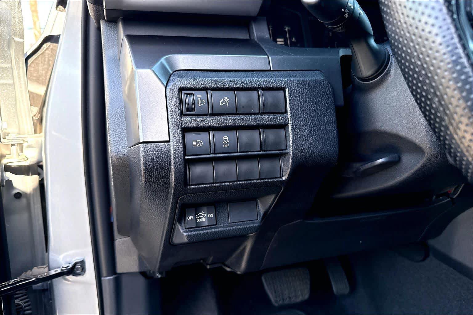 Certified 2026 Toyota Tacoma SR5 RWD image 32