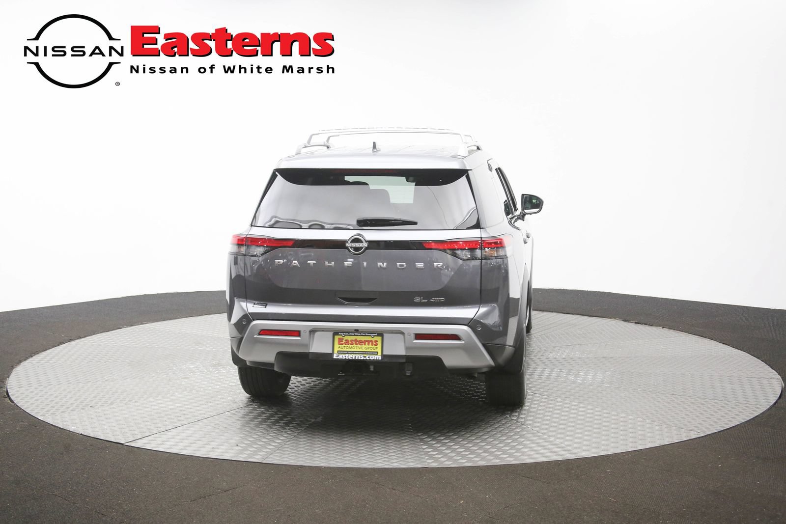 Used 2024 Nissan Pathfinder SL AWD/4WD image 38