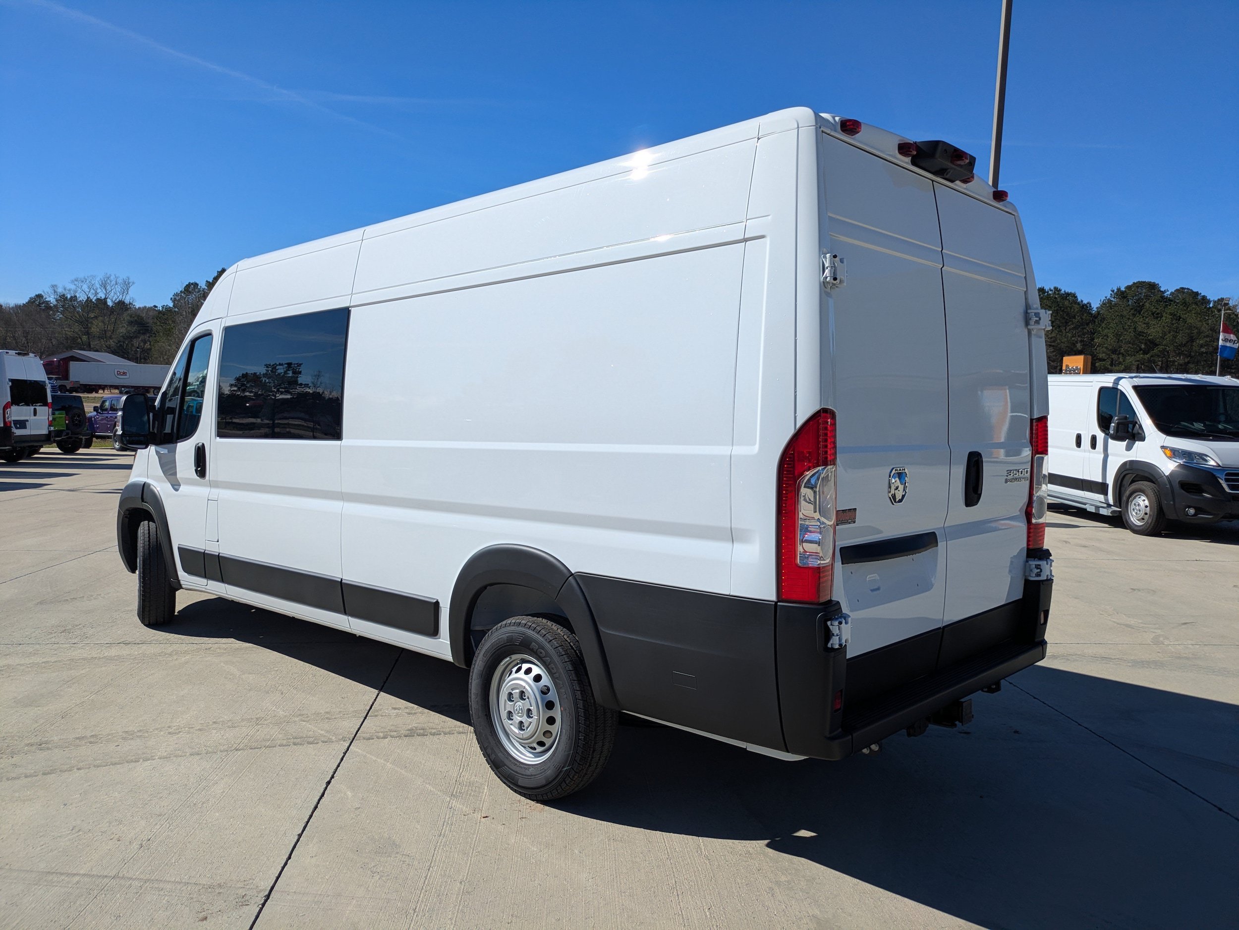 New 2026 RAM ProMaster 3500 w/ Crew Van Package FWD image 3
