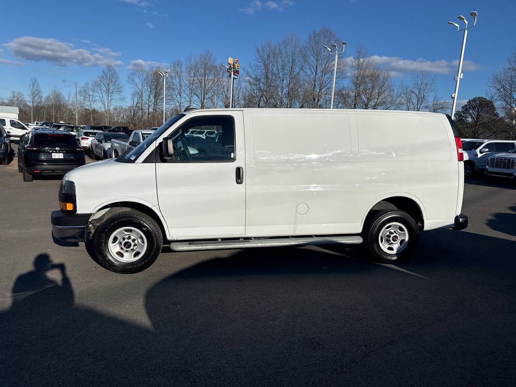 Used 2022 GMC Savana 2500 w/ Driver Convenience Package RWD image 2