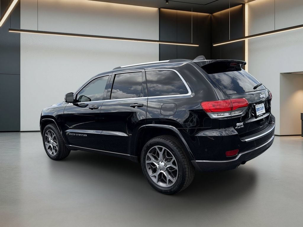 Used 2018 Jeep Grand Cherokee Limited AWD/4WD image 3