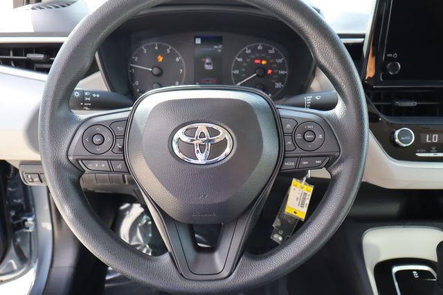 Used 2025 Toyota Corolla LE FWD image 30