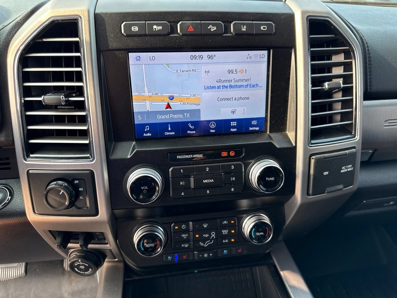 Used 2020 Ford F450 Platinum w/ FX4 Off-Road Package AWD/4WD image 24