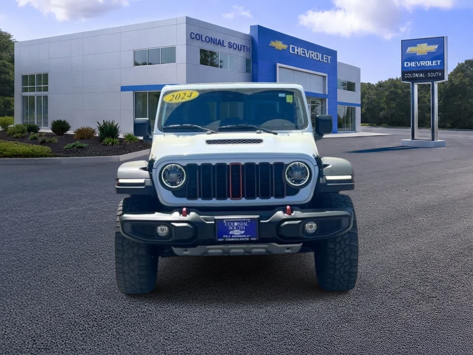 Used 2024 Jeep Gladiator Mojave w/ Convenience Group AWD/4WD image 9