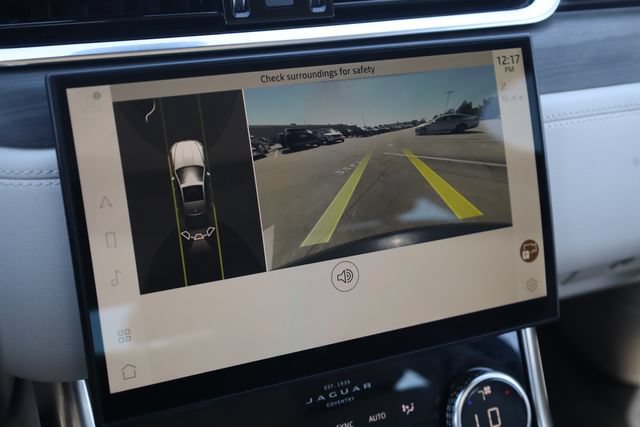 Used 2022 Jaguar XF SE RWD image 23