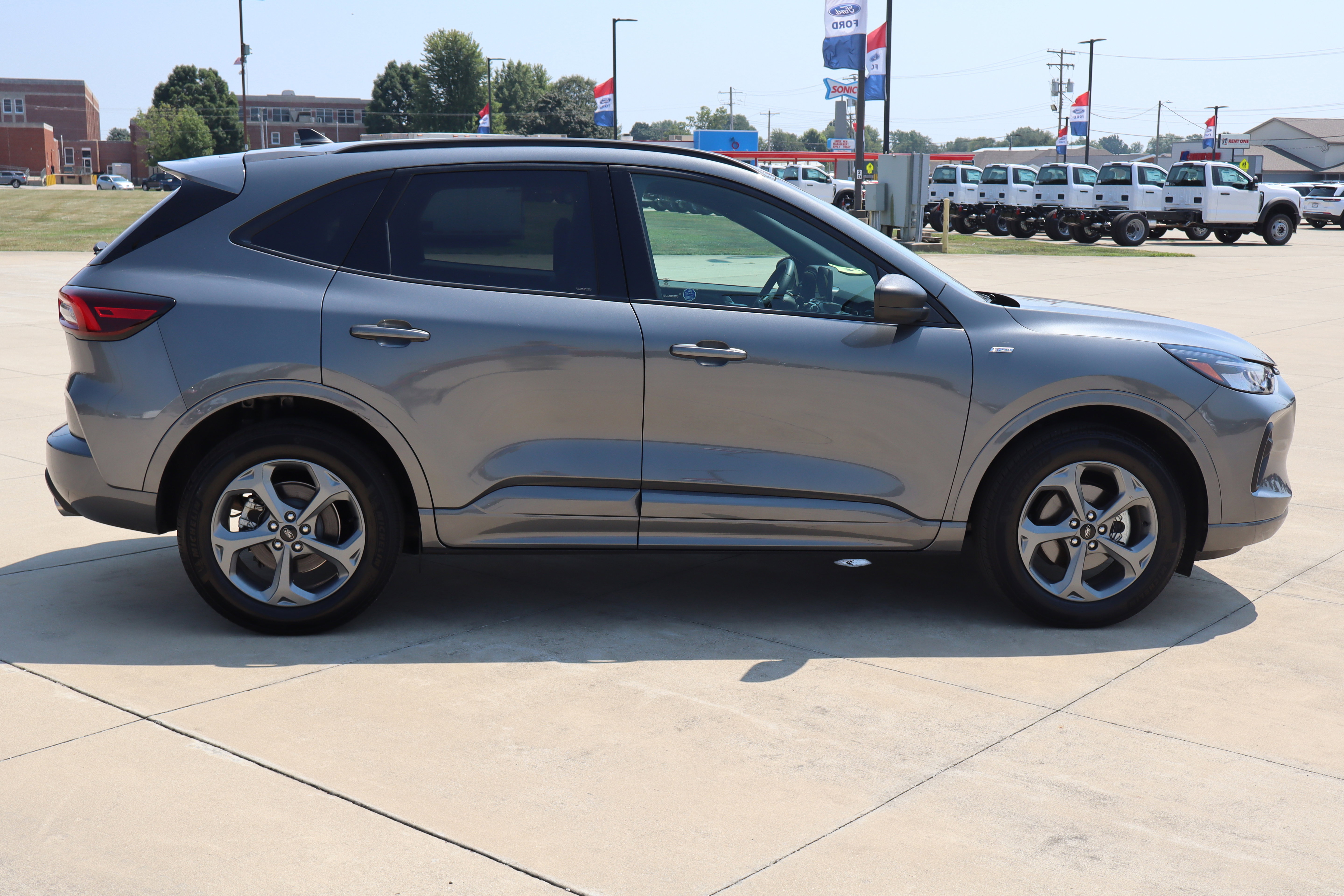 Used 2023 Ford Escape ST-Line AWD/4WD image 5