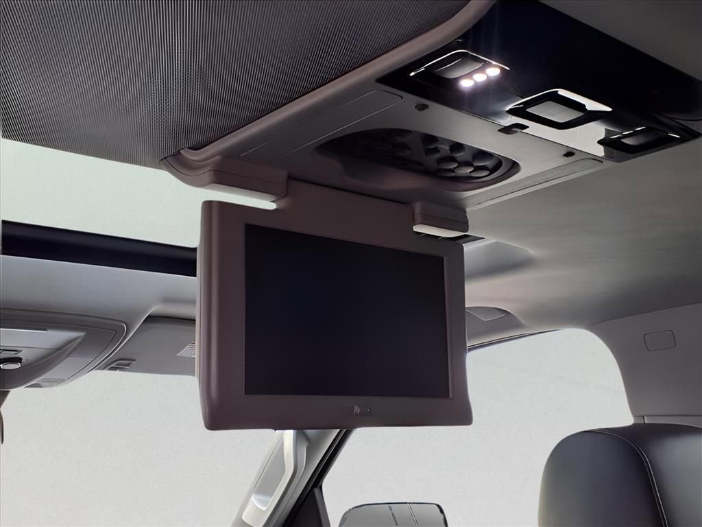 Used 2016 GMC Yukon XL SLT w/ Open Road Package image 12