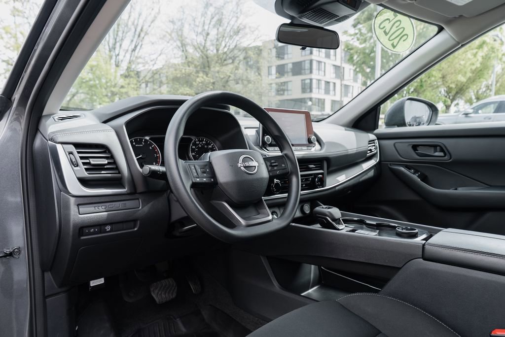 Certified 2025 Nissan Rogue S image 21