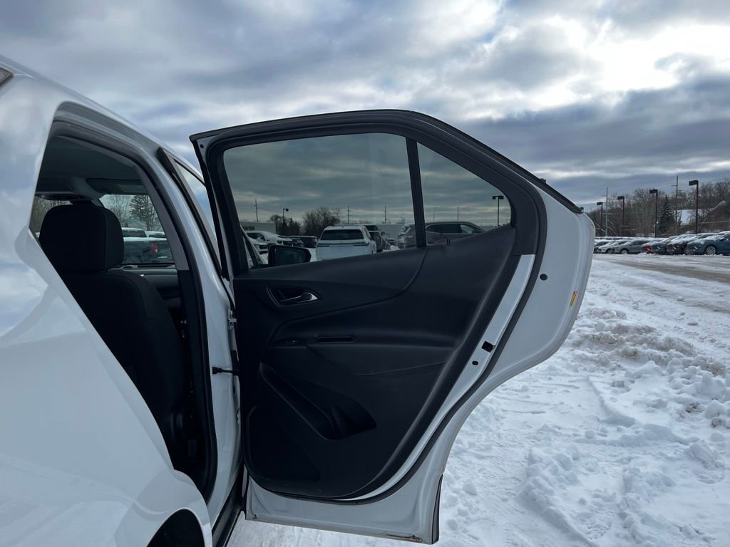 Used 2021 Chevrolet Equinox LT w/ LPO, Floor Liner Package image 32