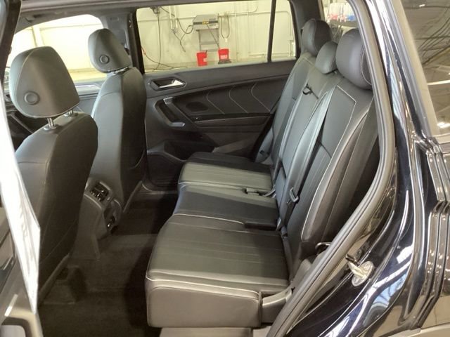 Certified 2024 Volkswagen Tiguan SE R-Line image 21