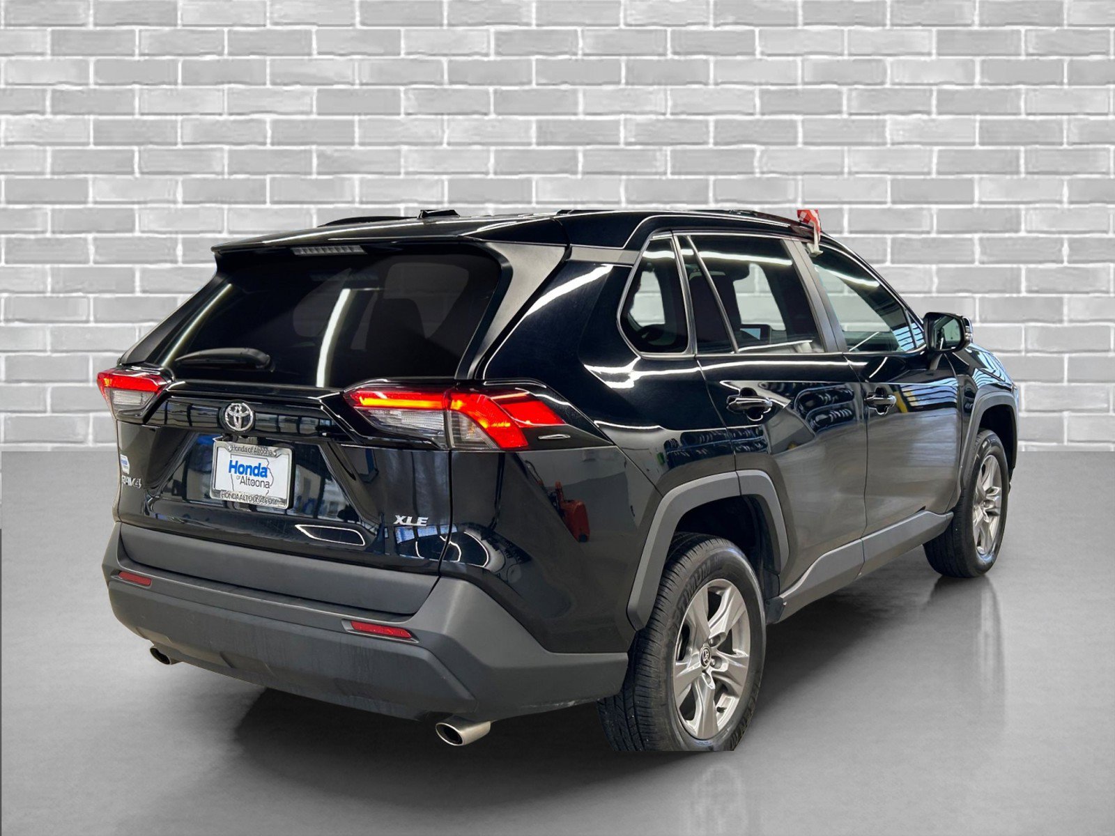 Used 2024 Toyota RAV4 XLE image 5