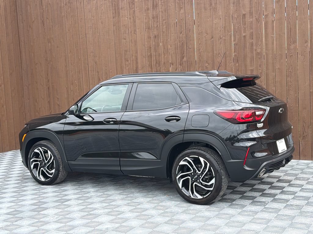 Used 2025 Chevrolet TrailBlazer RS w/ Convenience Package FWD image 14