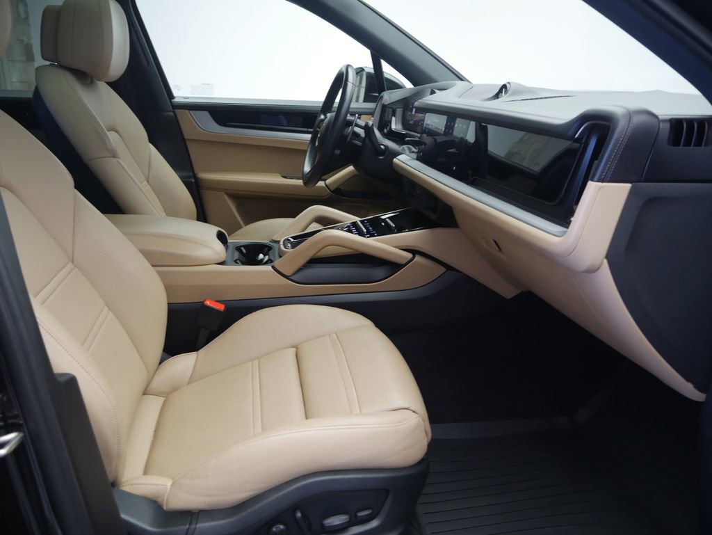 Certified 2024 Porsche Cayenne S AWD/4WD image 22