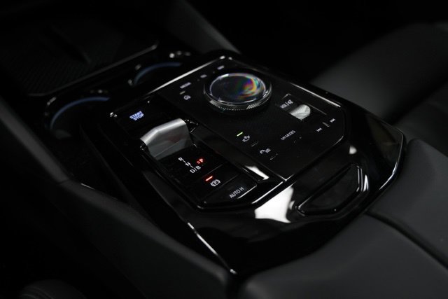 Used 2024 BMW i5 eDrive40i w/ Premium Package RWD image 30