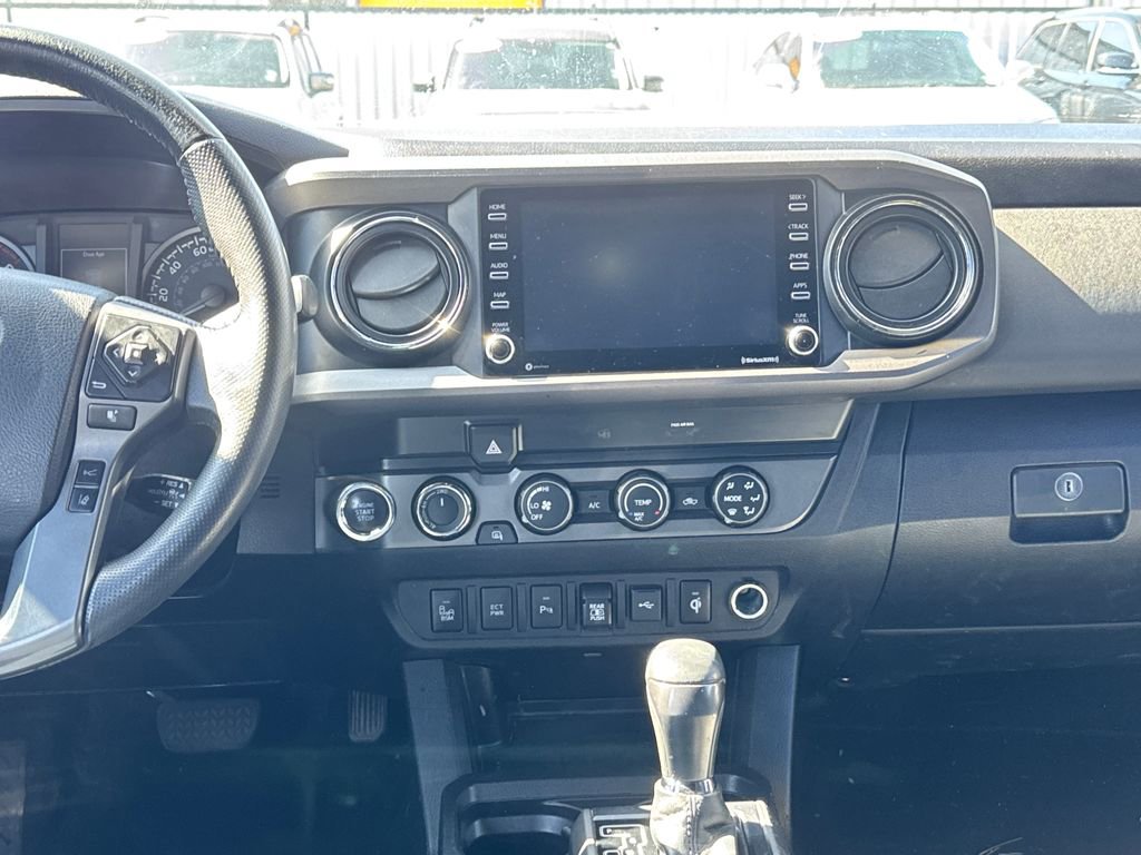 Used 2020 Toyota Tacoma TRD Sport w/ Technology Package AWD/4WD image 17