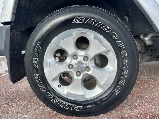 Used 2015 Jeep Wrangler Unlimited Sahara w/ Dual Top Group image 29